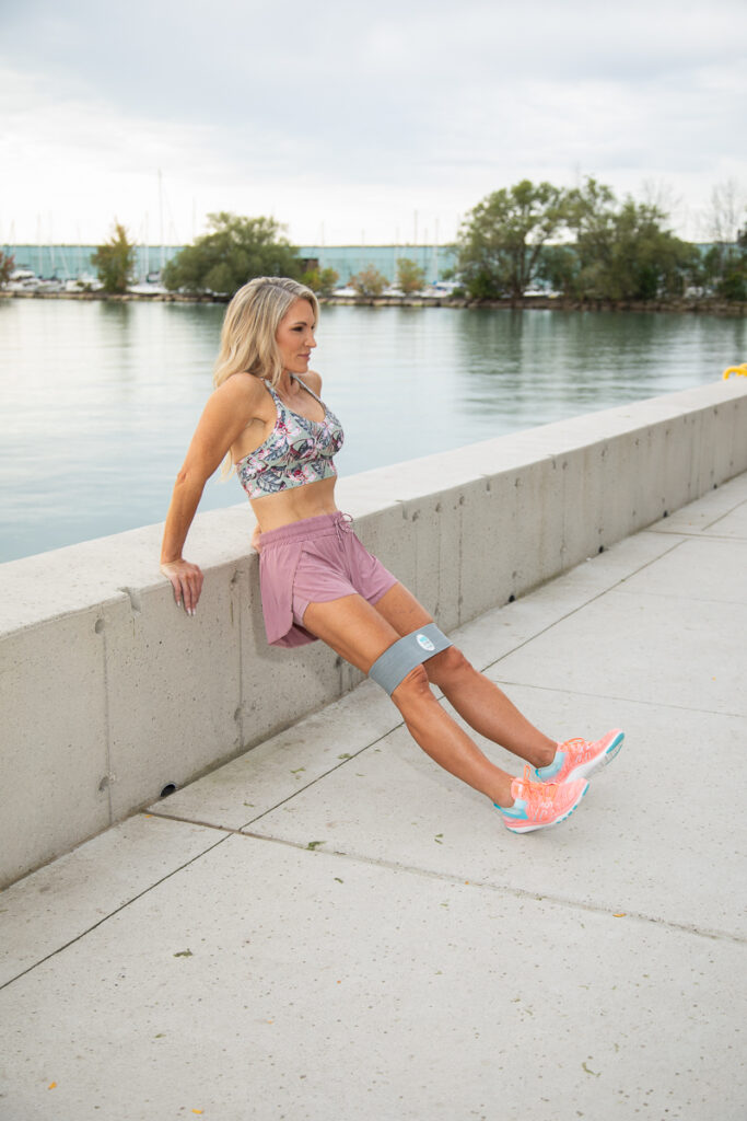 Triceps Dips with Band step 2 - hip-circle band exercises