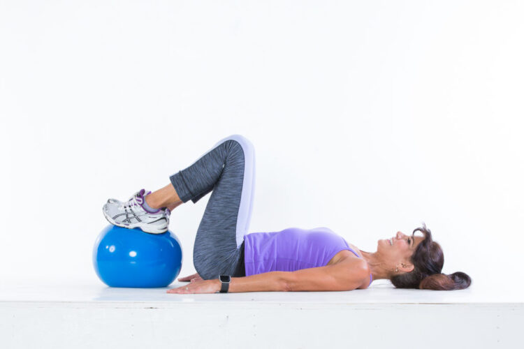 Hip thrust step 1 - Body Ball Cardio