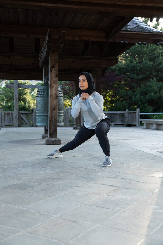 SIDE LUNGE WITH FRONT JUMP- Step1