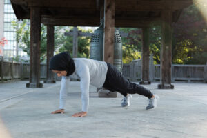 PLANK SHOULDER TAPS - Step 3