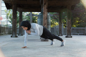 PLANK SHOULDER TAPS - Step 1