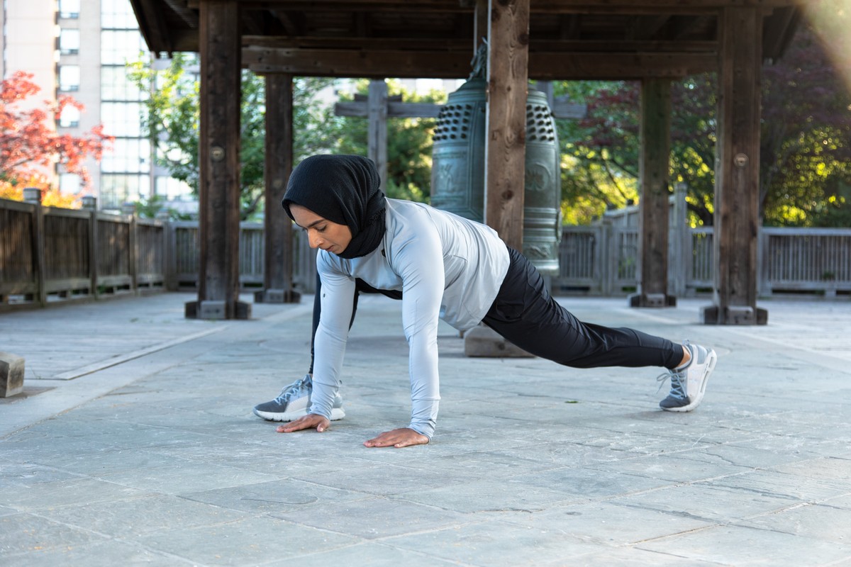 ALTERNATING FRONT KICK THROUGH start