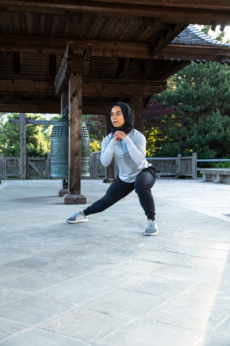 side lunge jump start